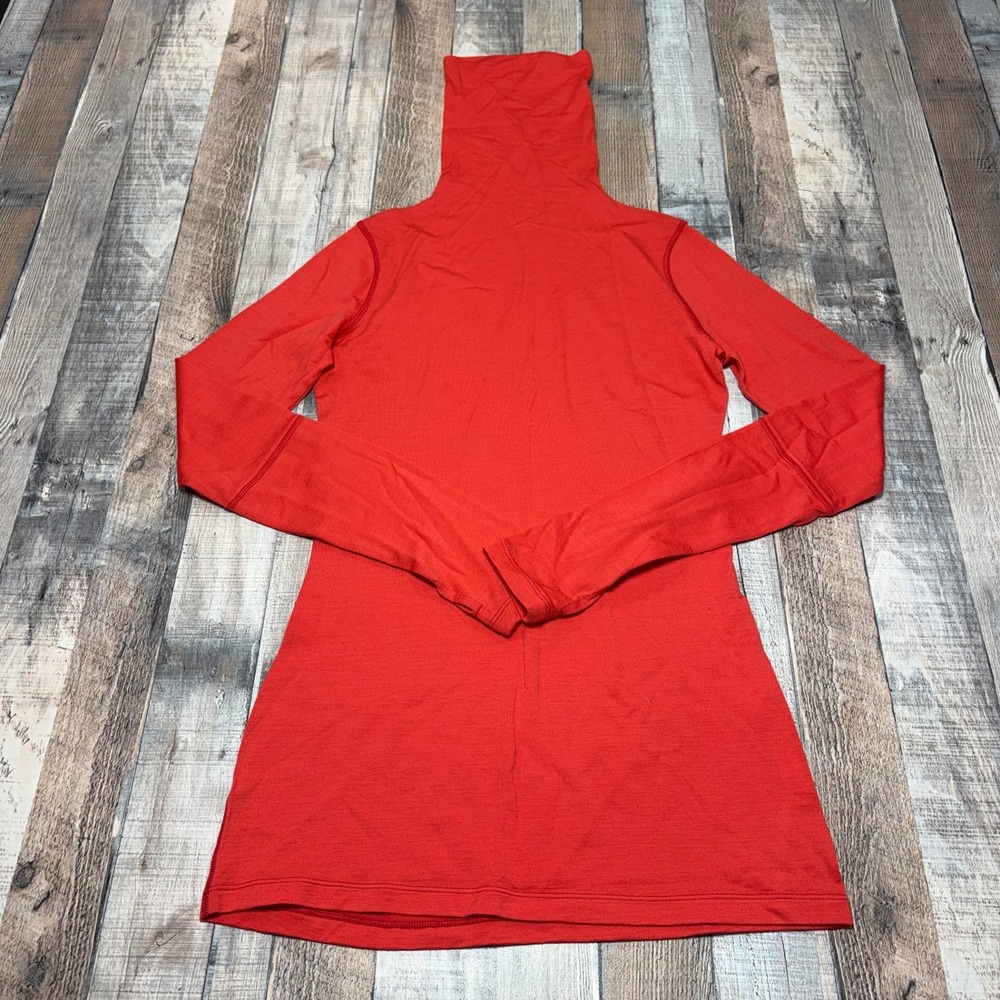Lululemon Turtleneck Top Womens 6 Red Merino Wool Thumbhole Athletic Base Layer - Picture 1 of 10